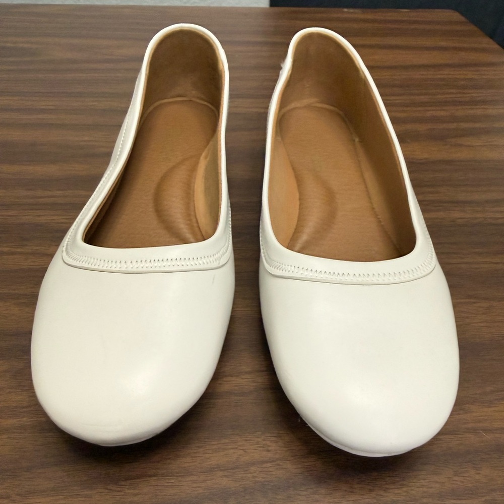 Elegant White Women's Flats - Picture 8 of 9